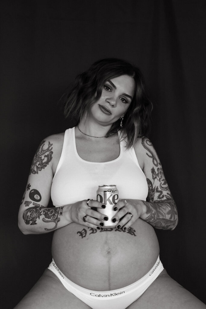editorial maternity photos at home